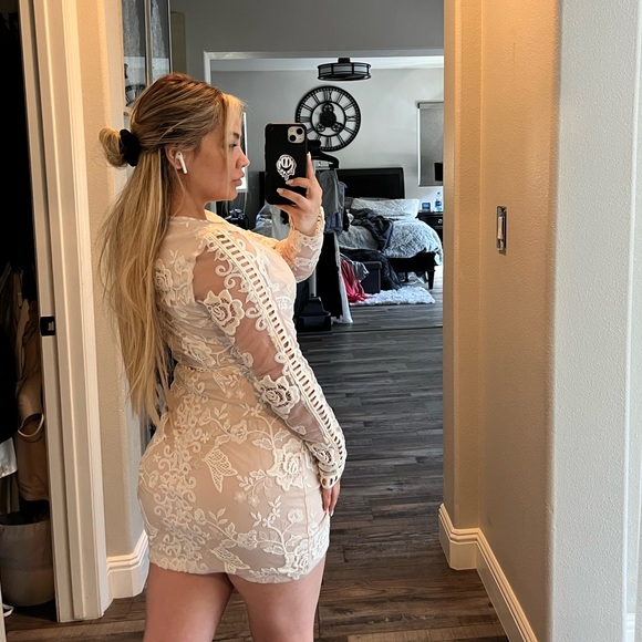 GORGEOUS LACE SHEER MISSGUIDED DRESS - Picture 3 of 10